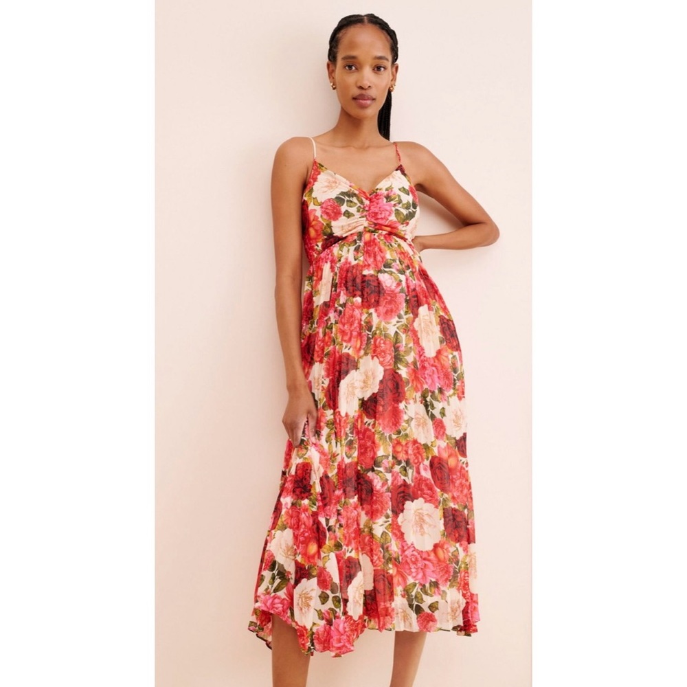 MOON RIVER Pleated Floral Midi Dress